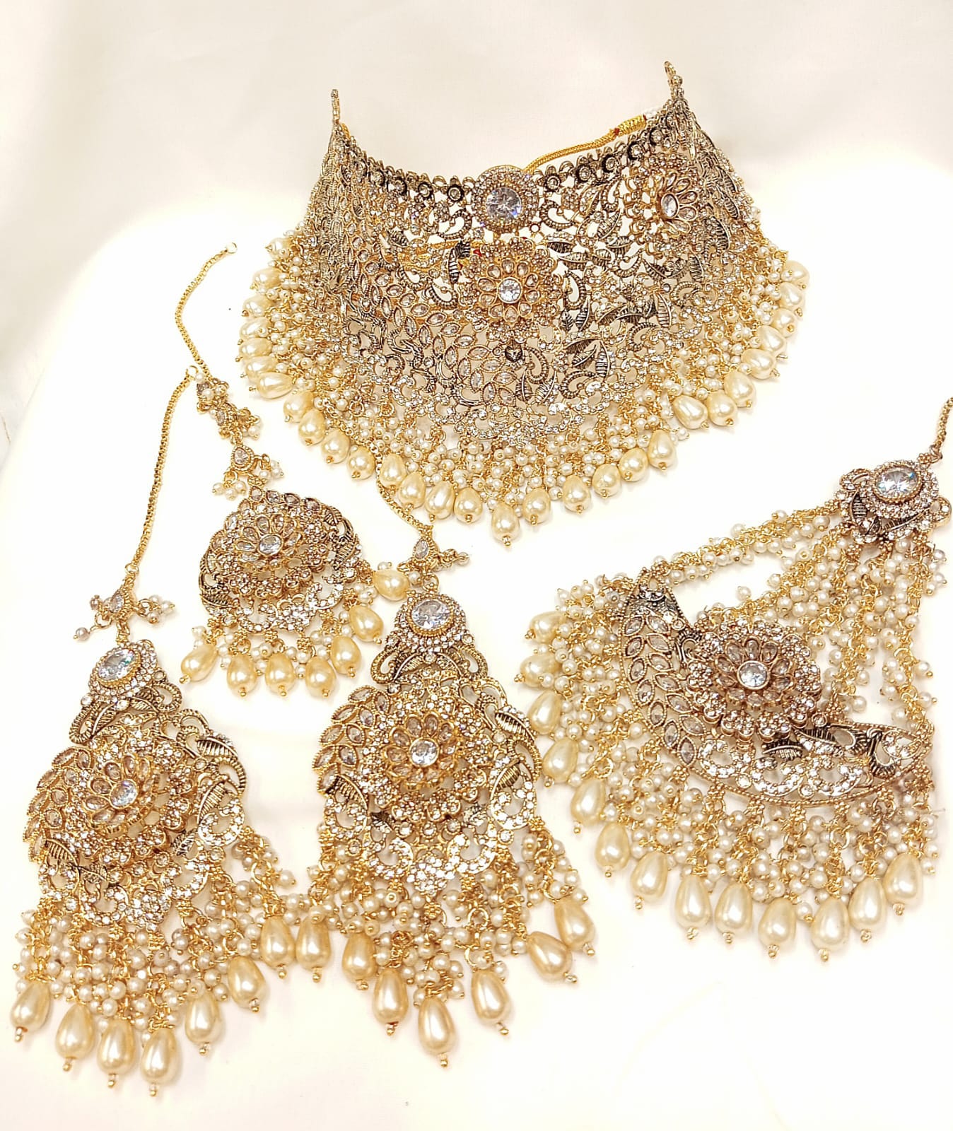Traditional Bridal Jewelry with Floral Motifs
