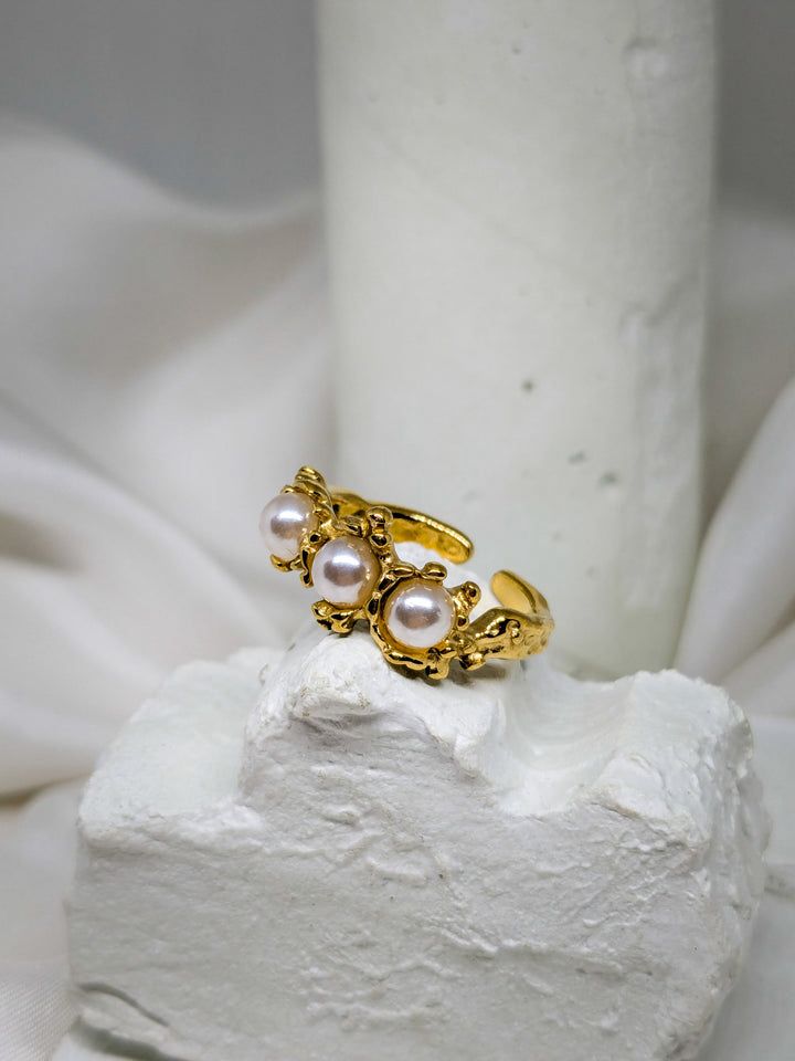 Pearl adjustable ring