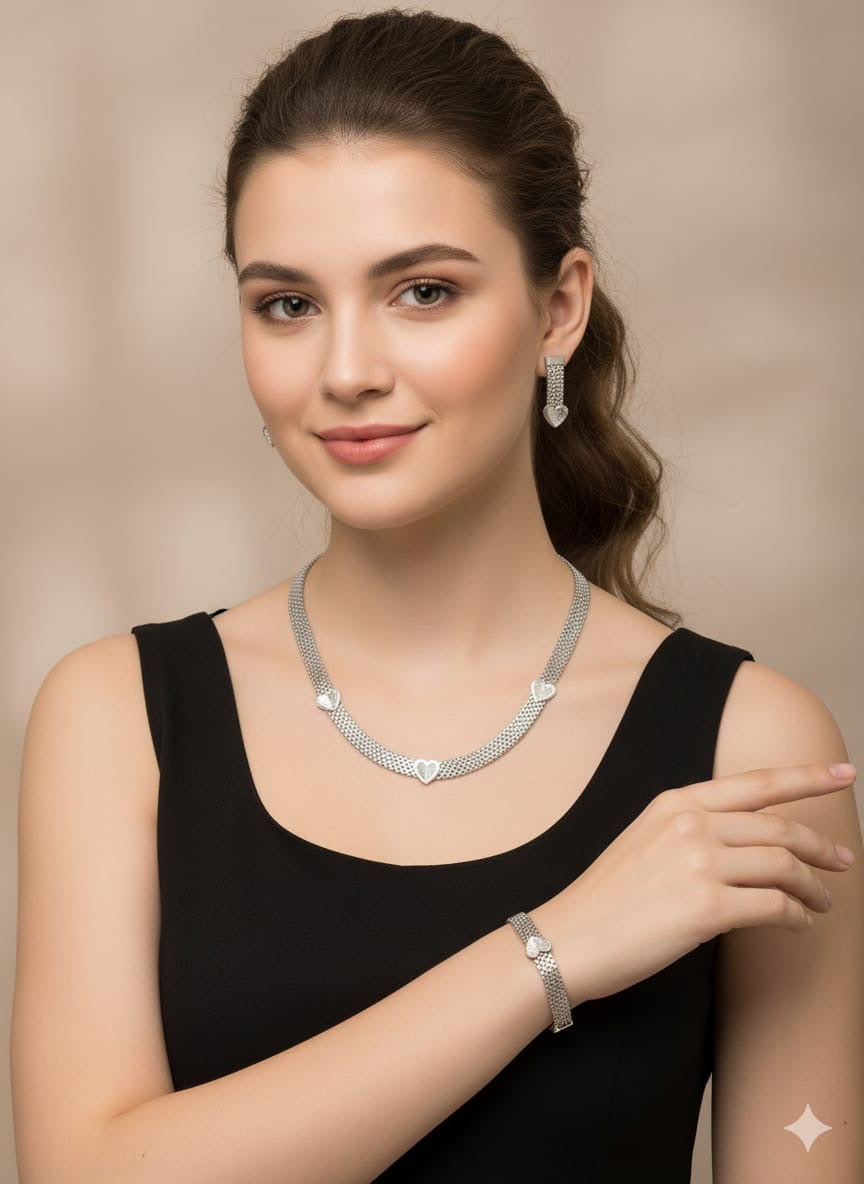 Heart shaped combo set
Brand jewelry