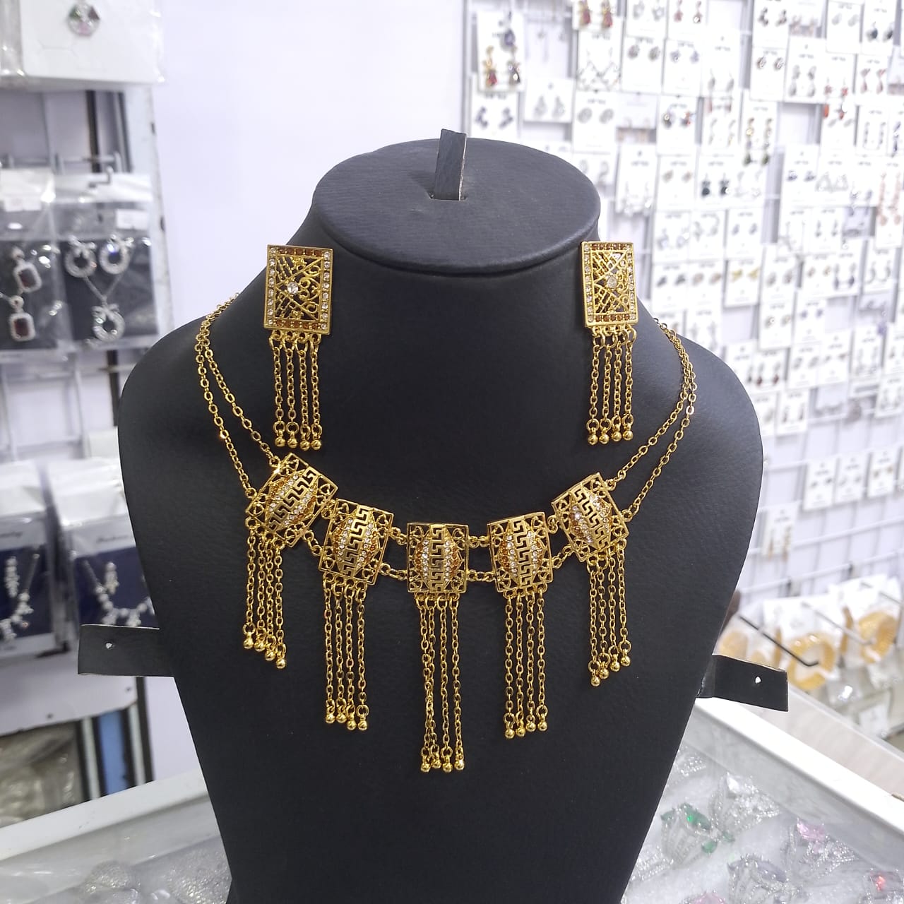 Gold plated luxury necklace with earrings