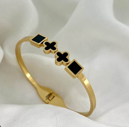 Stainless steel four leaf clover openable bracelet