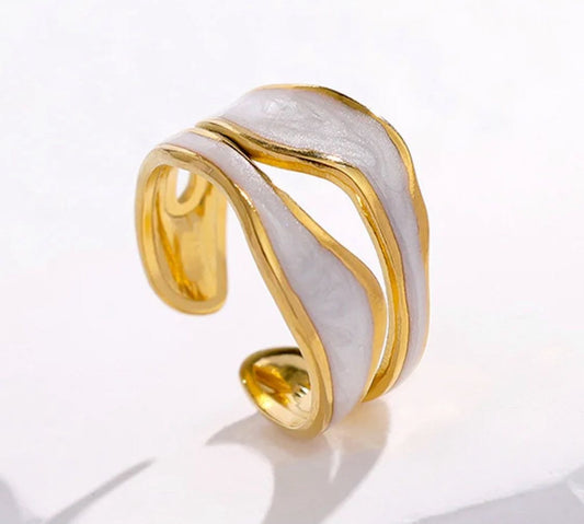 White flower 💍 size adjustable