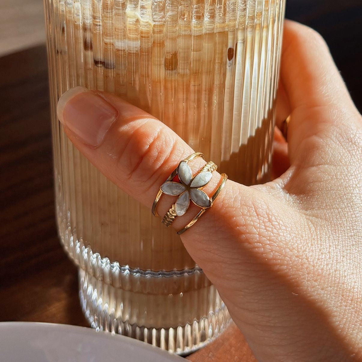 White flower 💍 size adjustable