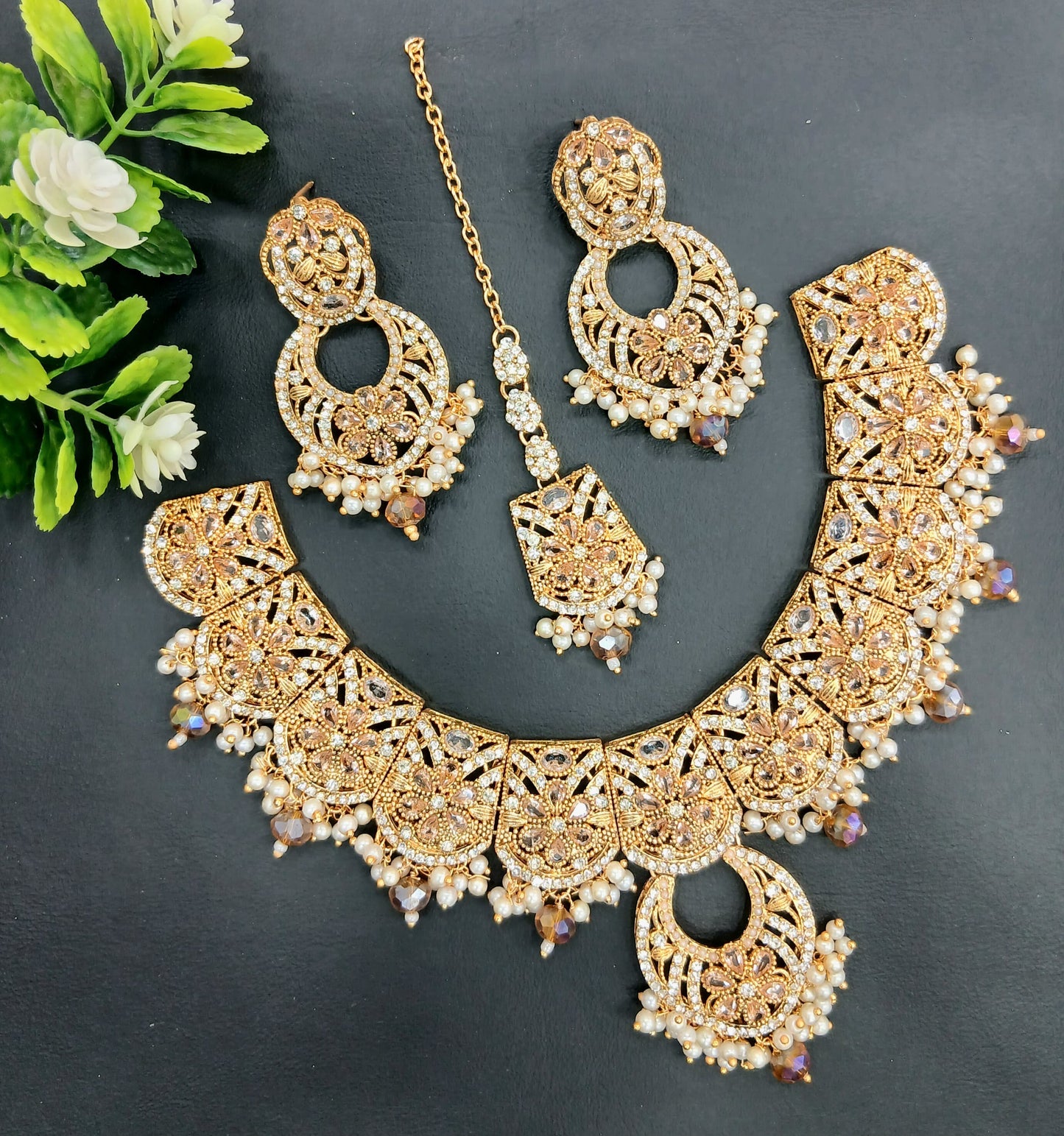 Best finished formal set with round earrings and tika