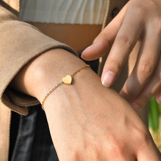 Dainty Gold Heart Charm Bracelet