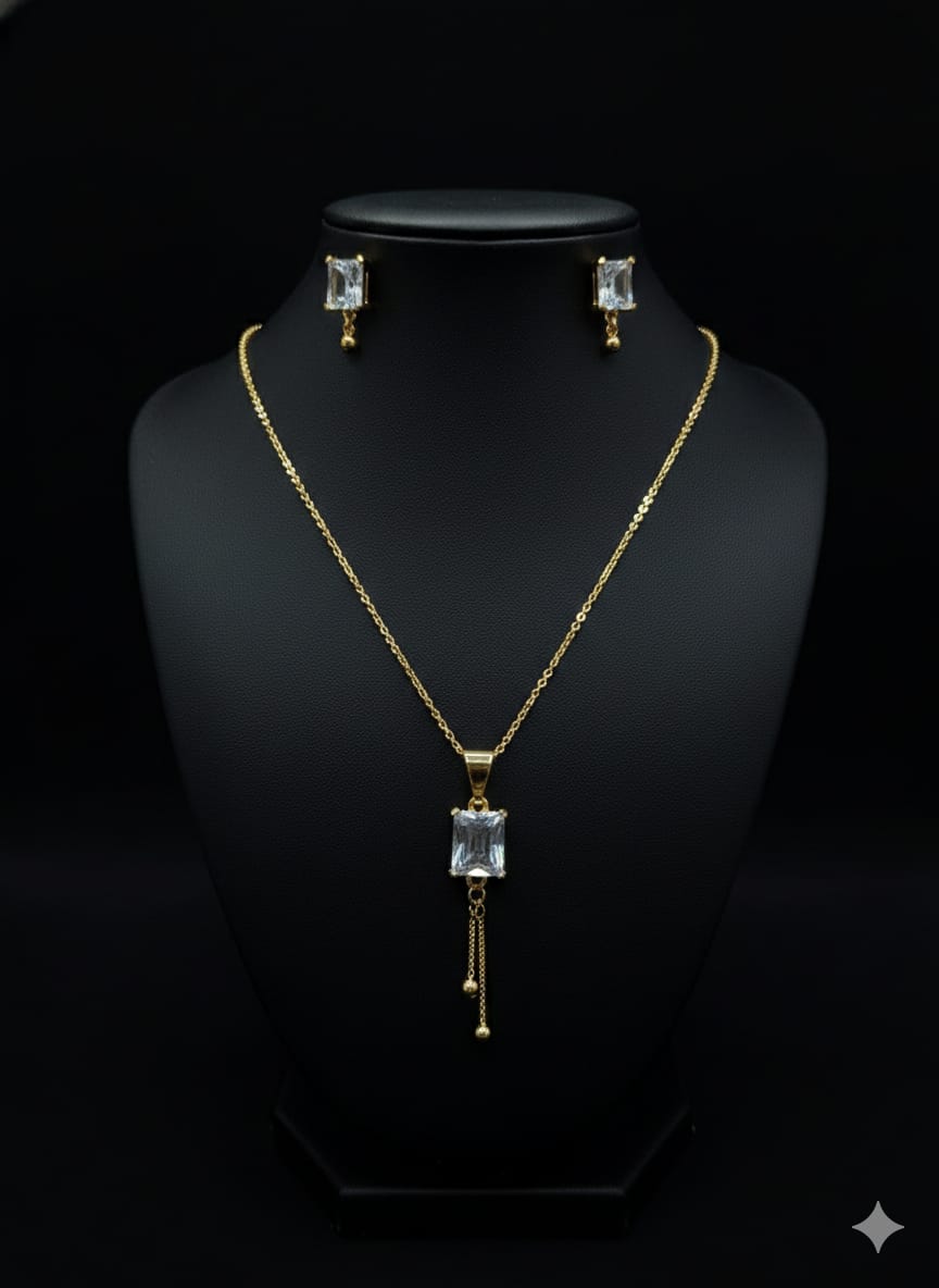 Locket necklace seat