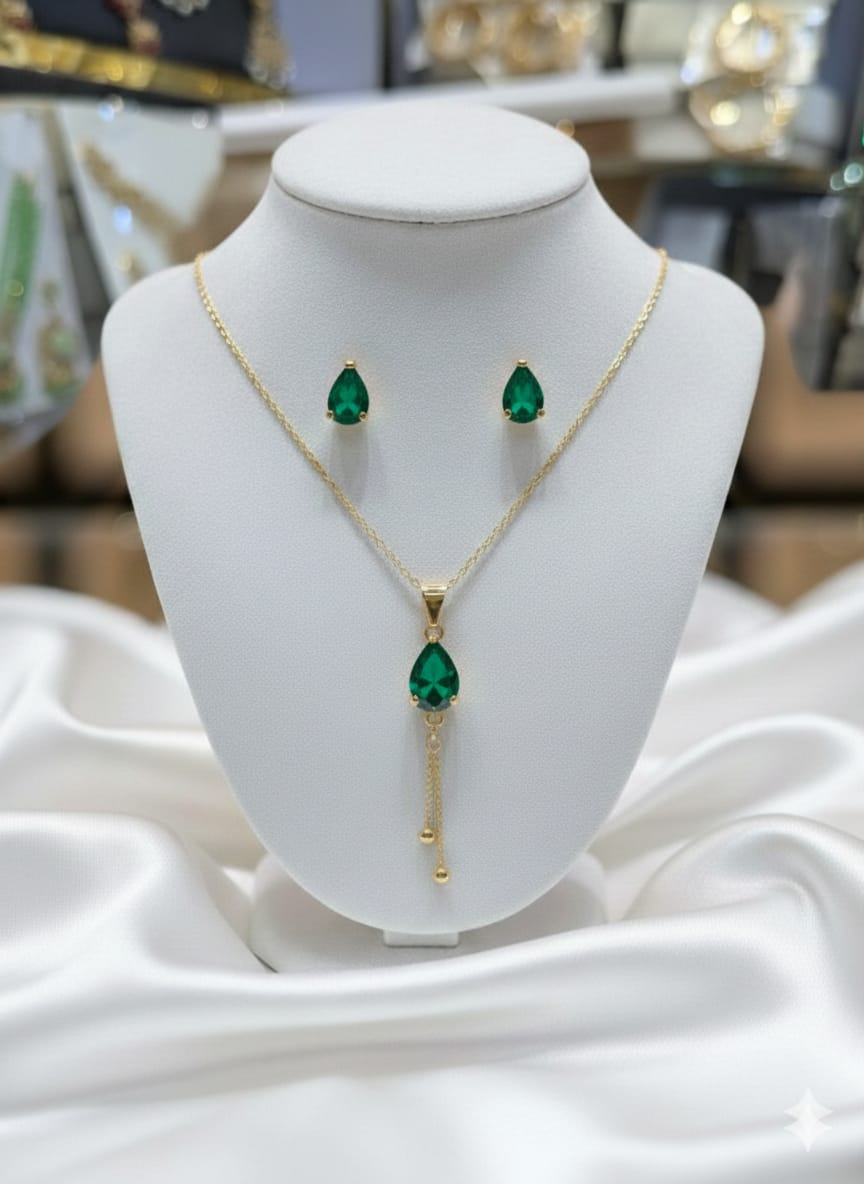 Locket seat with ear ring