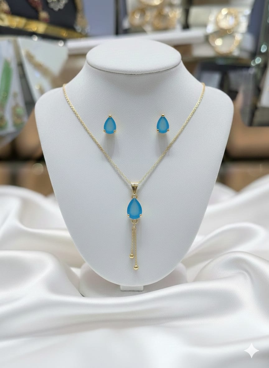 Locket seat with ear ring