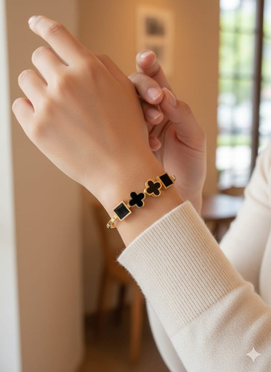 Stainless steel four leaf clover openable bracelet